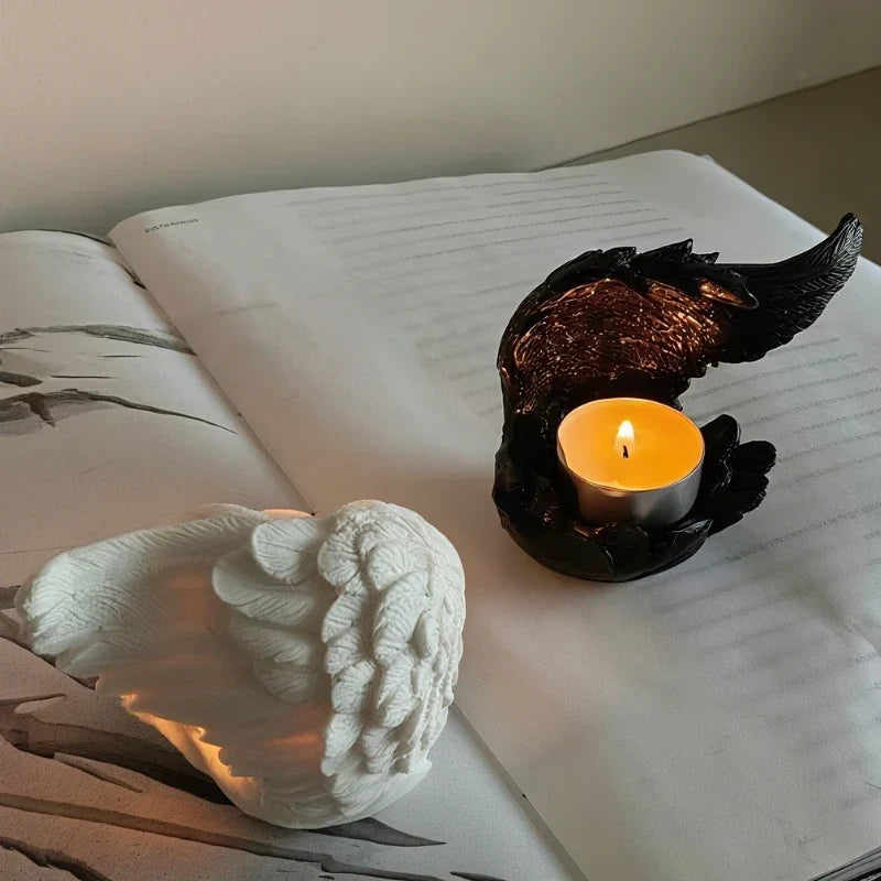 Teelichthalter in Form von Engelsflügeln aus Polyresin – Bild 12