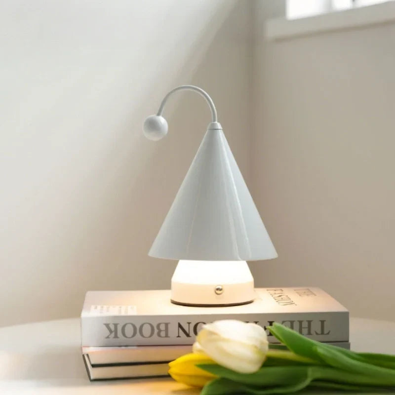 Kabellose LED Tischlampe im Kegel-Design – Bild 4