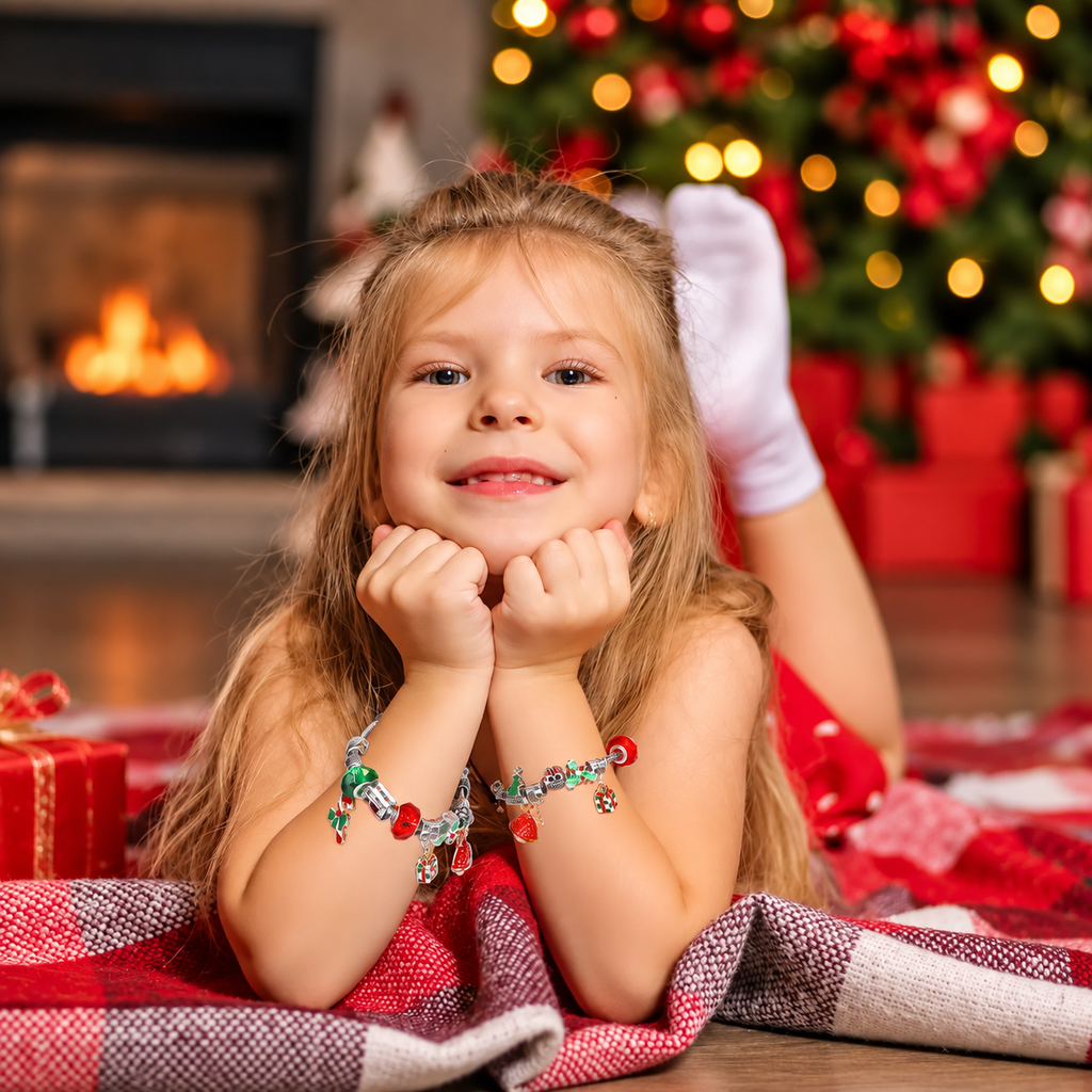 Kreativer Adventskalender mit Armbändern und Charms für Weihnachten 2
