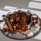 Festliche Weihnachts-Rundematte mit Zwergen und Geschenken in lebendigen Farben 6