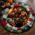Gesteppter runder Weihnachtsteppich mit festlichem Motiv auf dem Fußboden im Wohnzimmer