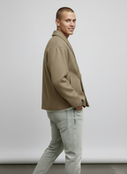 Kurze Herrenjacke mit Schalkragen – Ansicht 9
